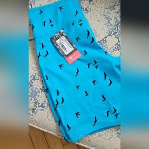 Oiselle O-Mazing long power shorts size 6